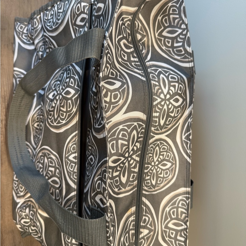 Stylish Gray Tote Bag - Picture 2 of 7
